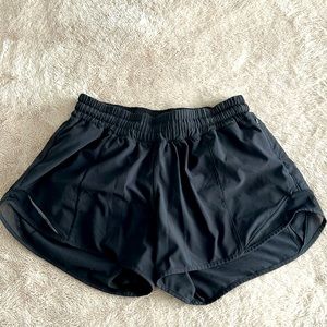 Lulu Lemon Hotty Hot low-rise lined shorts (black)